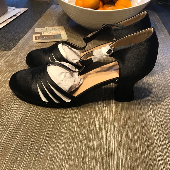 💄💃🏽 Ellie Satin Dance Shoes - Picture 3 of 8